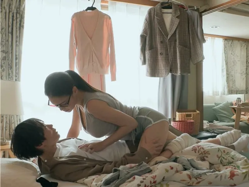 được chị nhà đối diện "an ủi" khi gấu đi ngoại tình